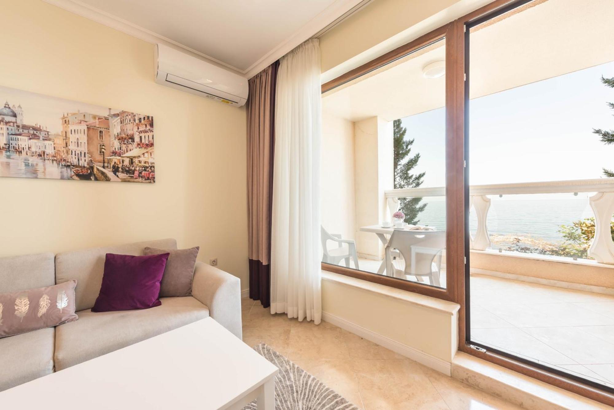 Luxurious And Panoramic Apartments At The Beach In La Mer Complex Goldstrand Exterior foto